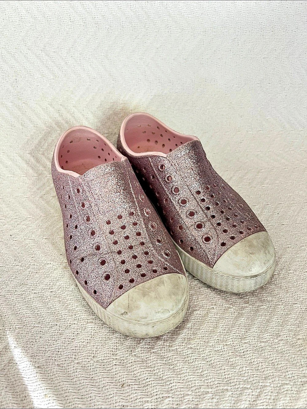 Little Girls Native Glitter Pink shoes15